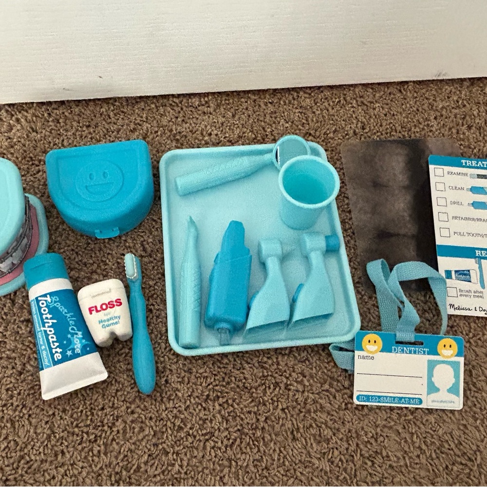 Melissa & Doug Dentist Play Set W/ Vibrating Drill, Badge, Pretend Teeth, X-Rays